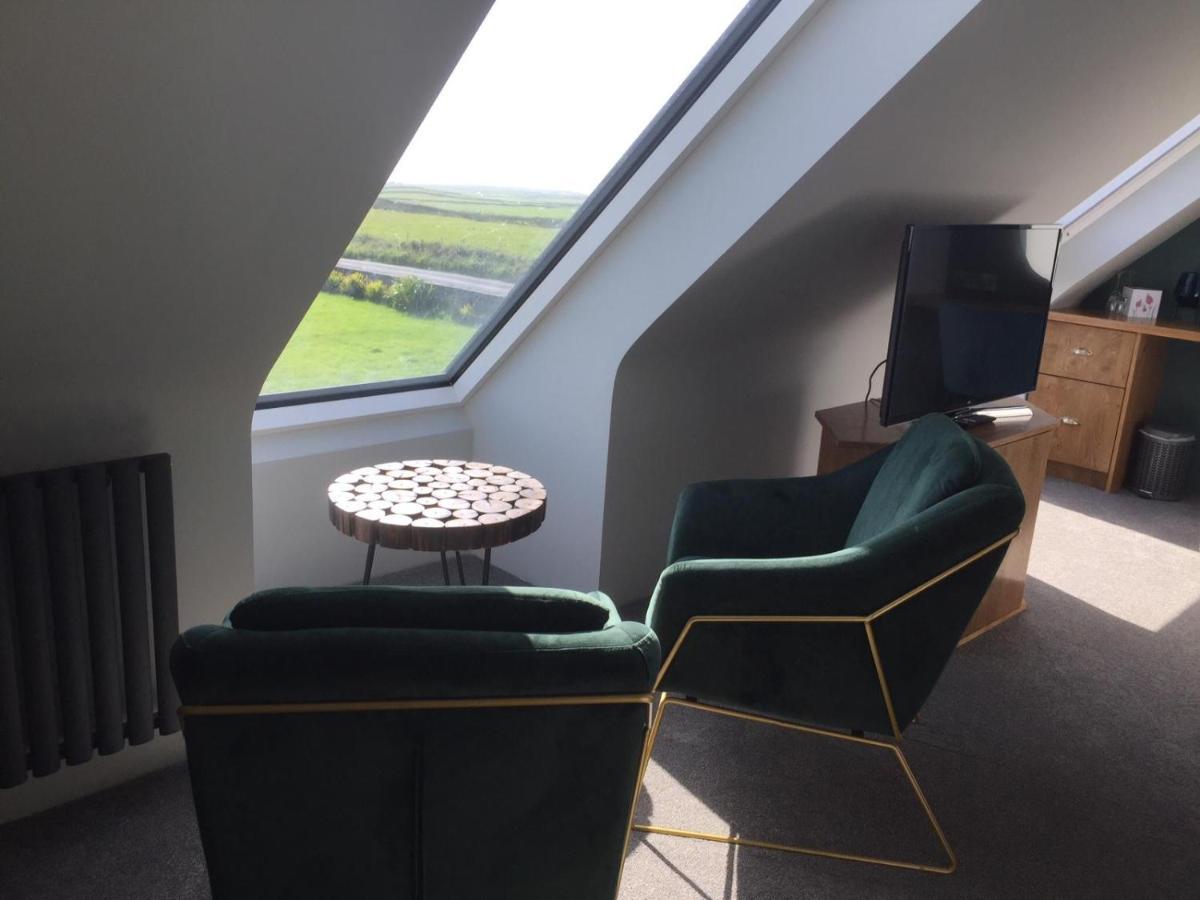Ceol Na Dtonnta Hotell Doolin Exteriör bild