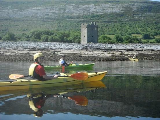 Ceol Na Dtonnta Hotell Doolin Exteriör bild