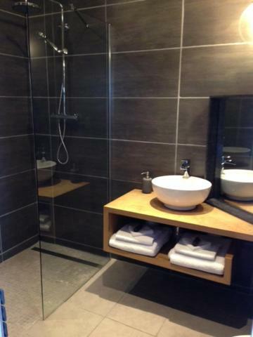 Ceol Na Dtonnta Hotell Doolin Exteriör bild