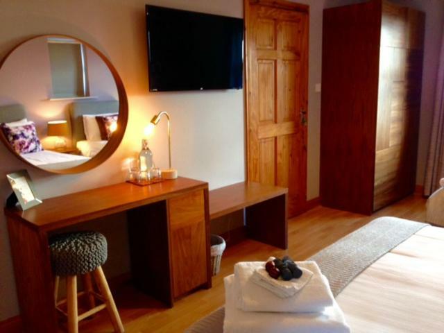 Ceol Na Dtonnta Hotell Doolin Exteriör bild